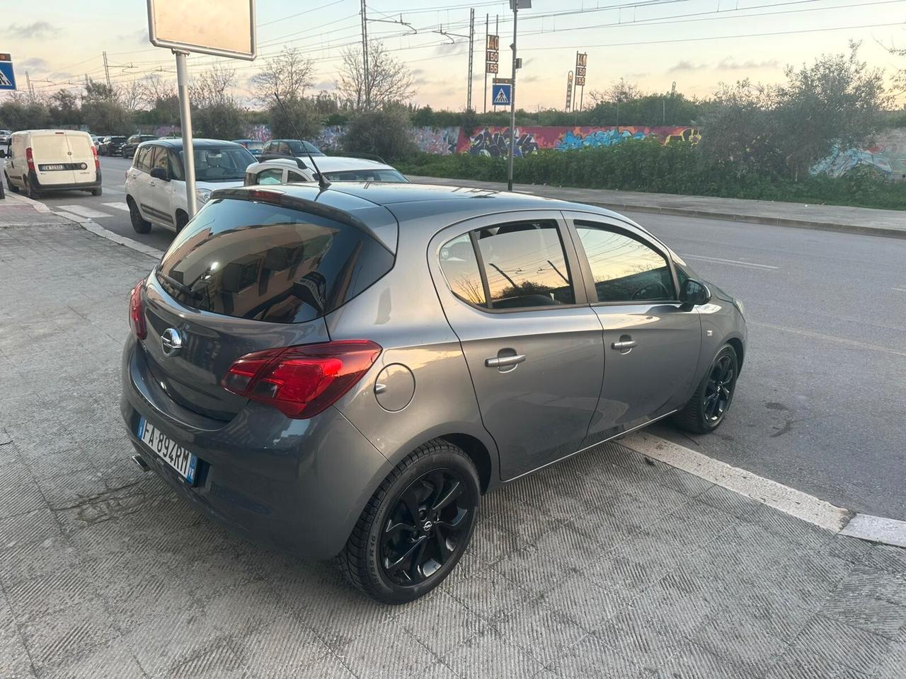 Opel Corsa 1.2 Coupé b-Color