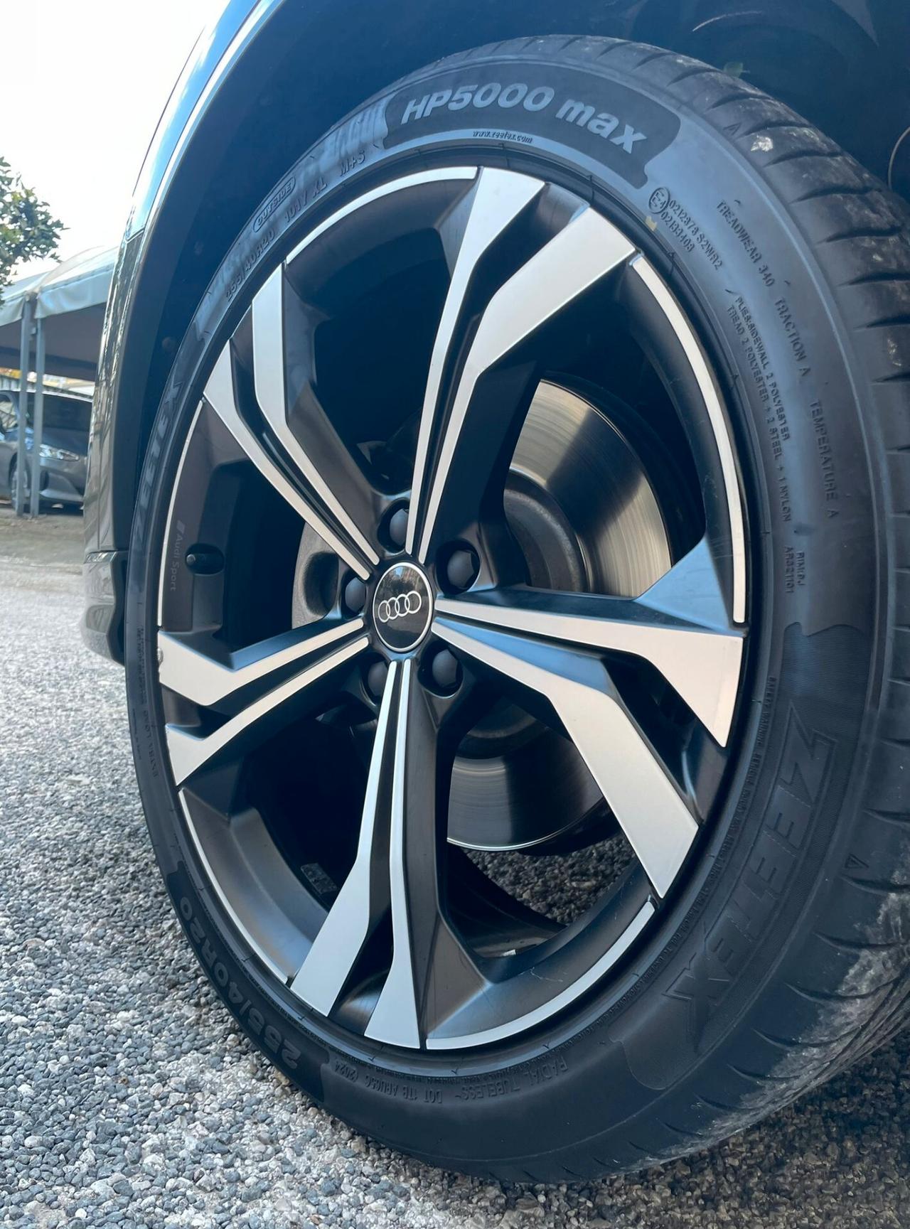 Audi Q3 40 TDI SPB S-line quattro Identity Black