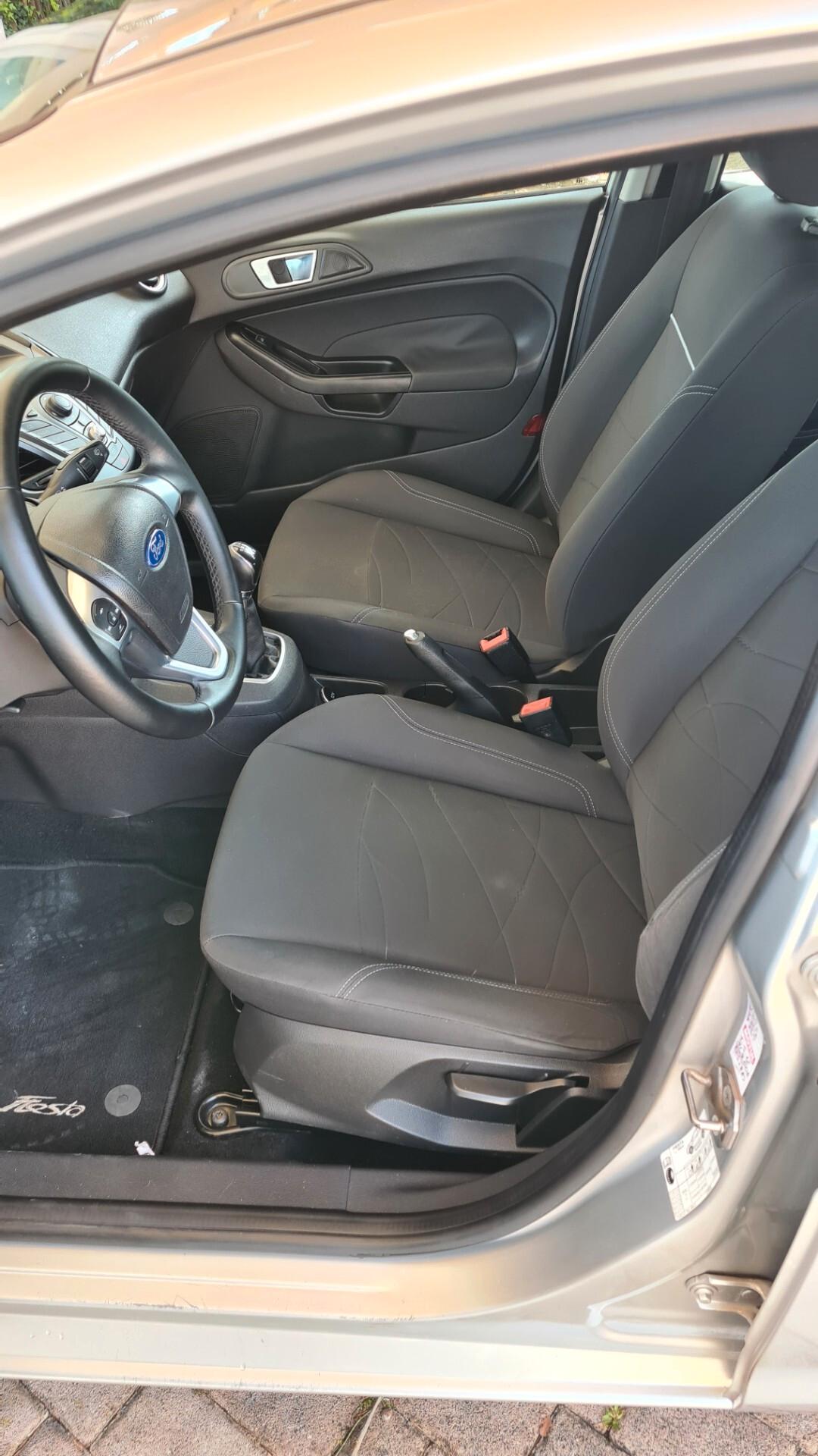Ford Fiesta 1.4 TDCi 70CV 5 porte Titanium