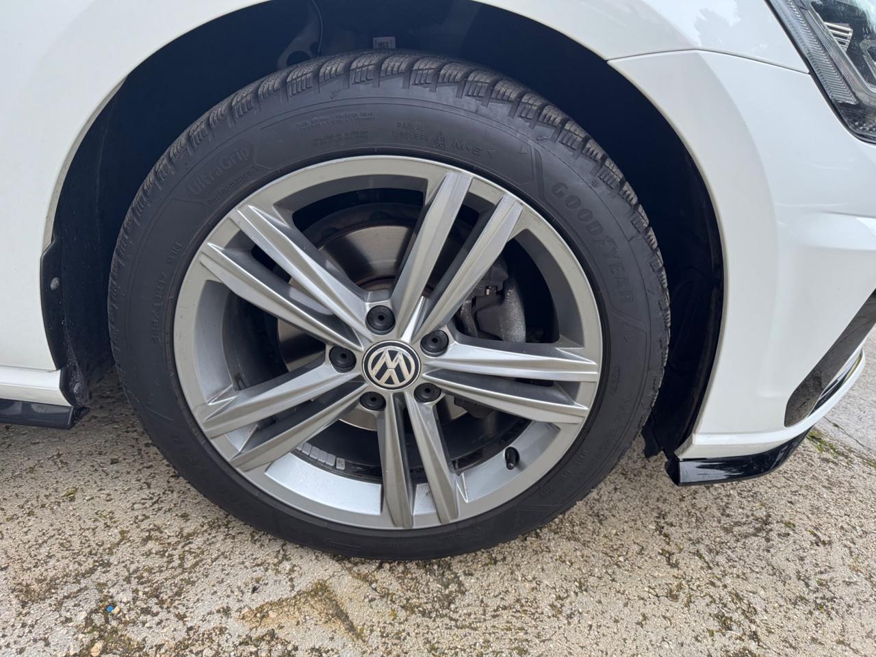 Vw Golf 2.0 TDI - R.LINE - FARI LED - 2019