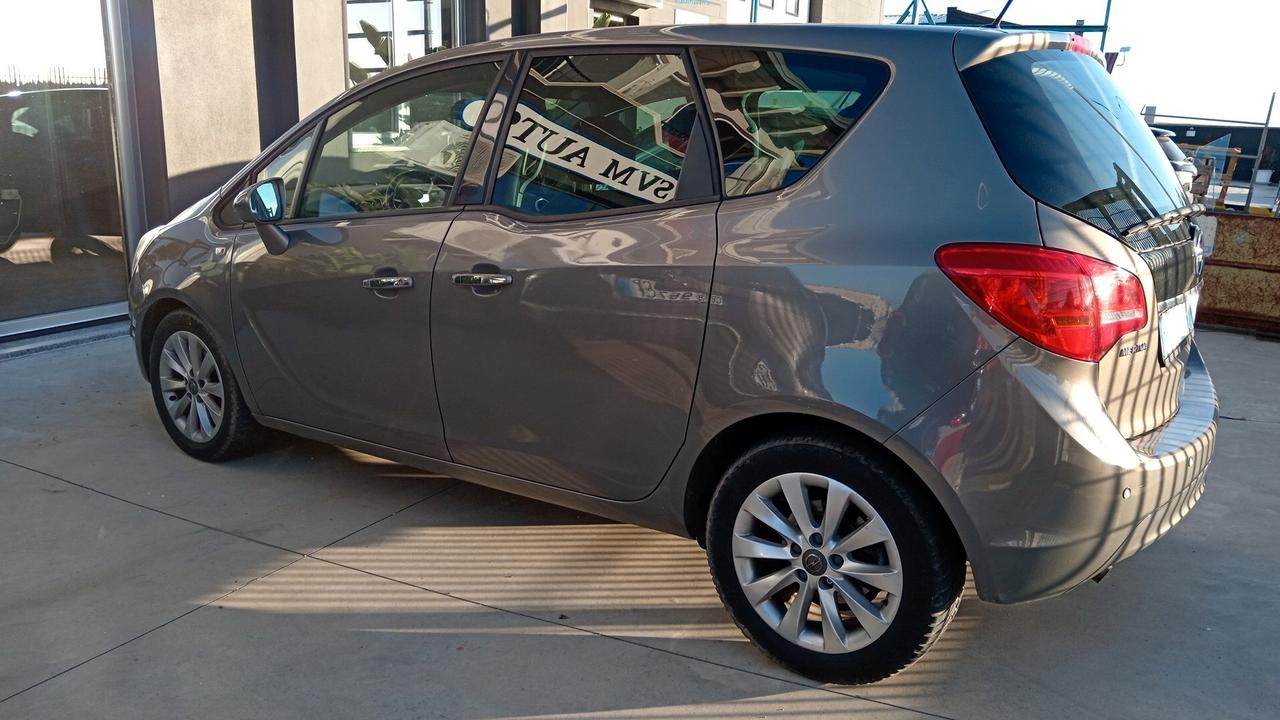 Daihatsu Terios 2012 - Opel Insigna 2010 - Opel Meriva 2013