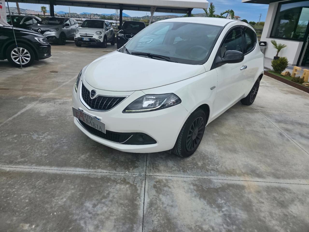 Lancia Ypsilon 1.0 FireFly 5 porte S&S Hybrid Ecochic A. Ferretti