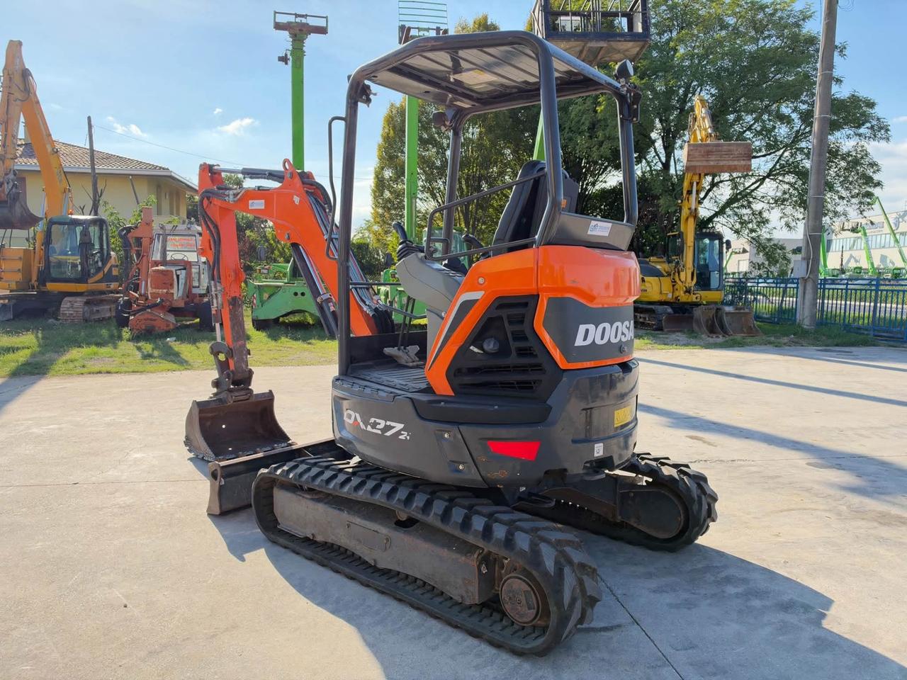 Mini escavatore DOOSAN DX27z