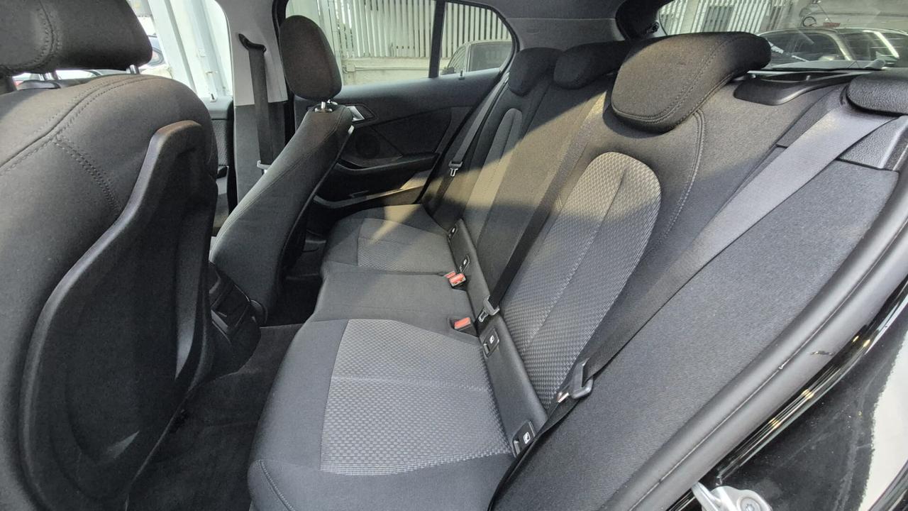 Bmw 116 116d 5p. Advantage