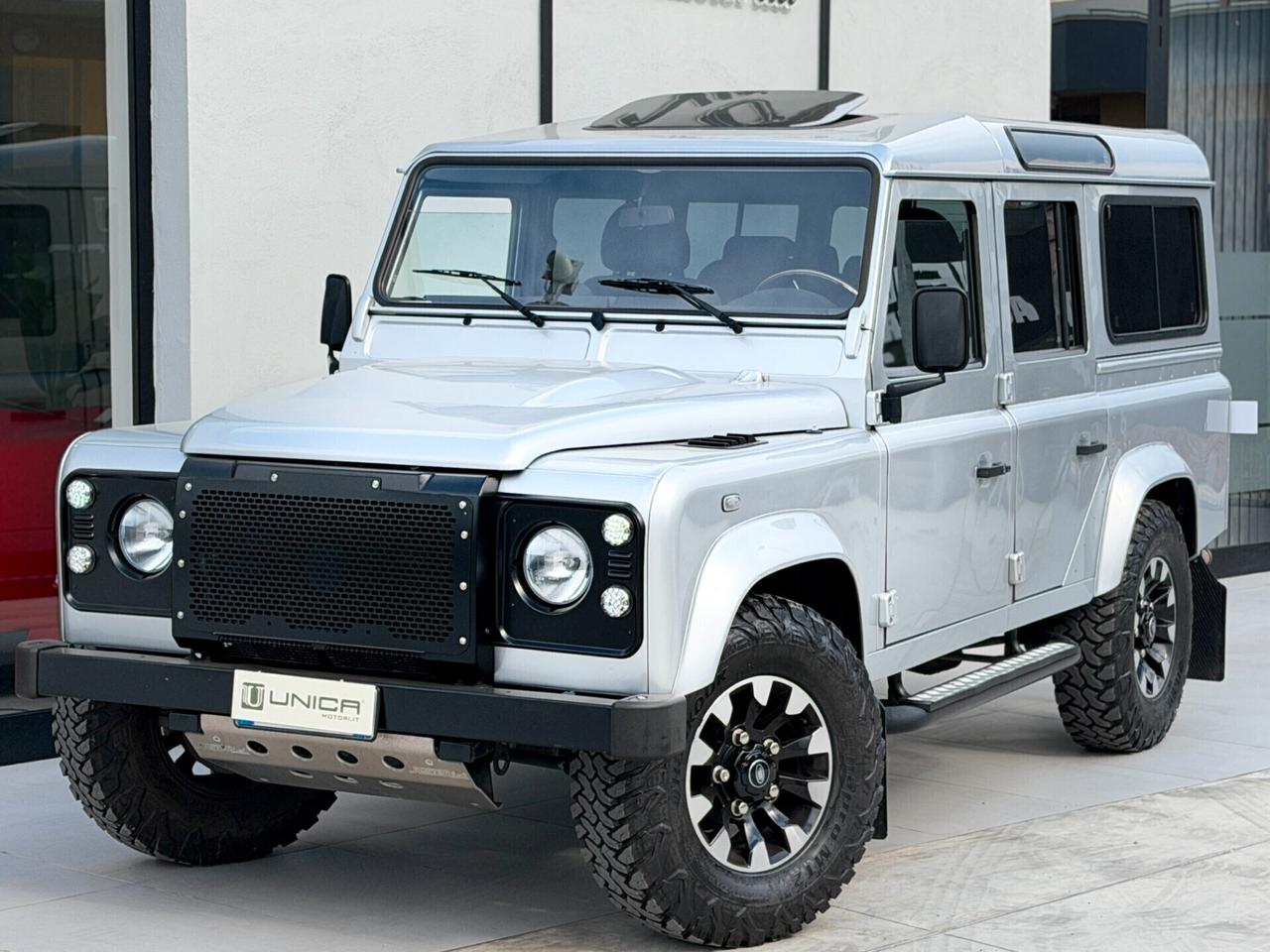 Land Rover Defender 110 2.2 TD4 SE 122 CV SW 7 POSTI AUTOCARRO IVA ESPOSTA