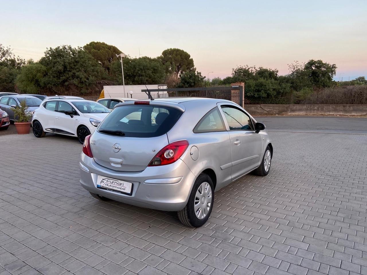 Opel Corsa 1.2 3 porte Club