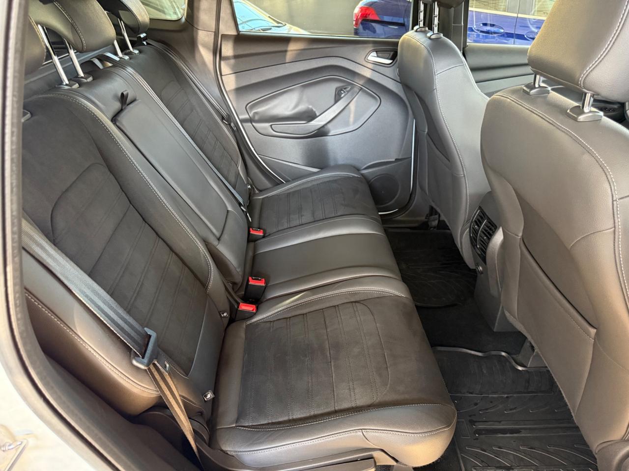 Ford Kuga 2.0 TDCI 150 CV S&S 4WD Powershift ST-Line