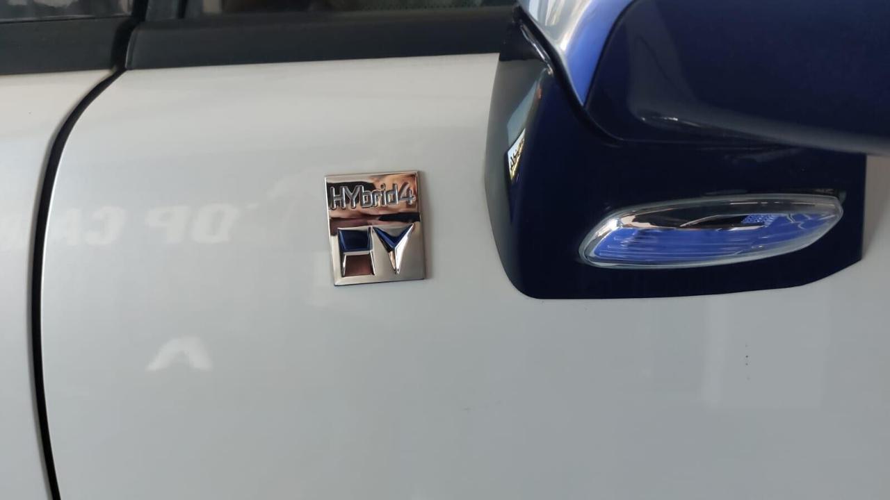 Peugeot 3008 Ibrida 4x4 automatica full tetto