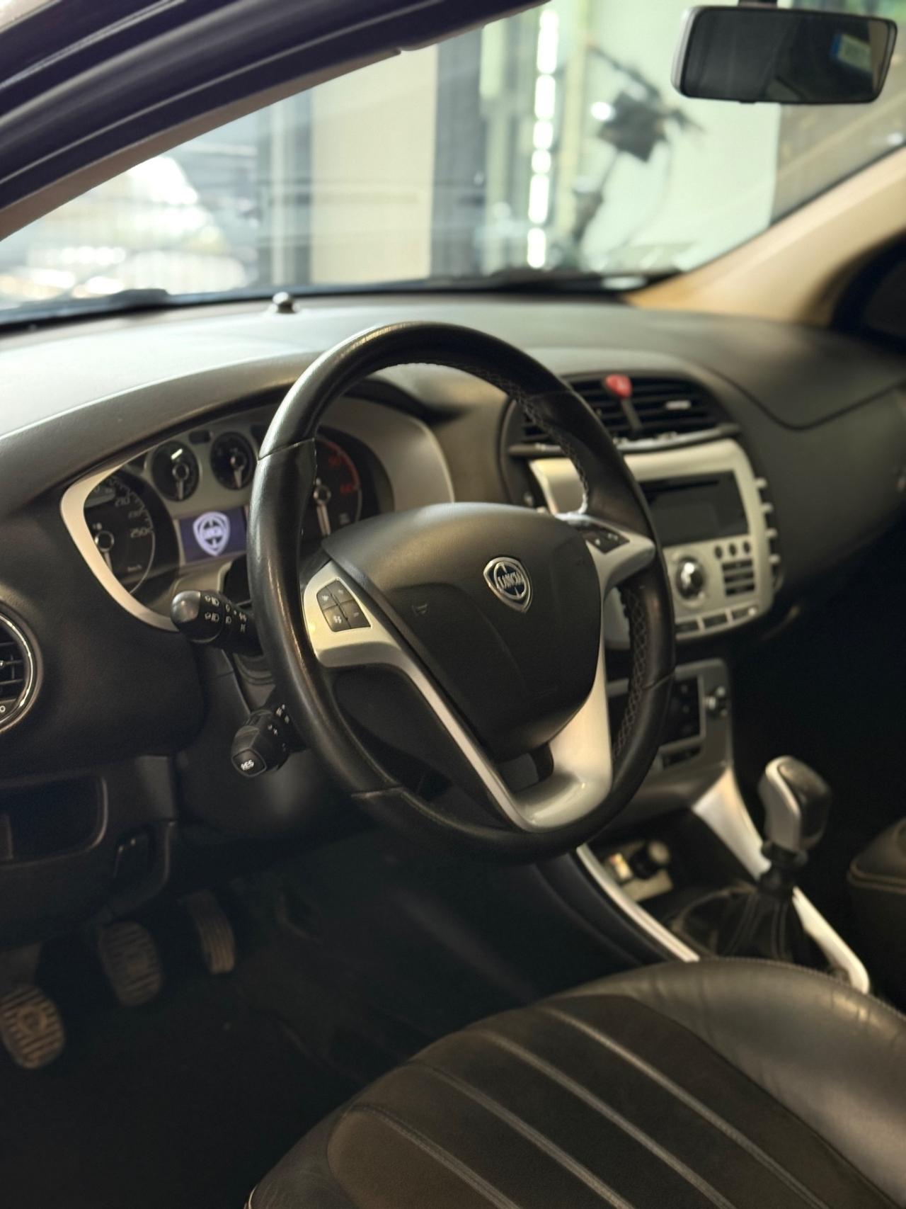 Lancia Delta 1.6 MJT DPF Oro