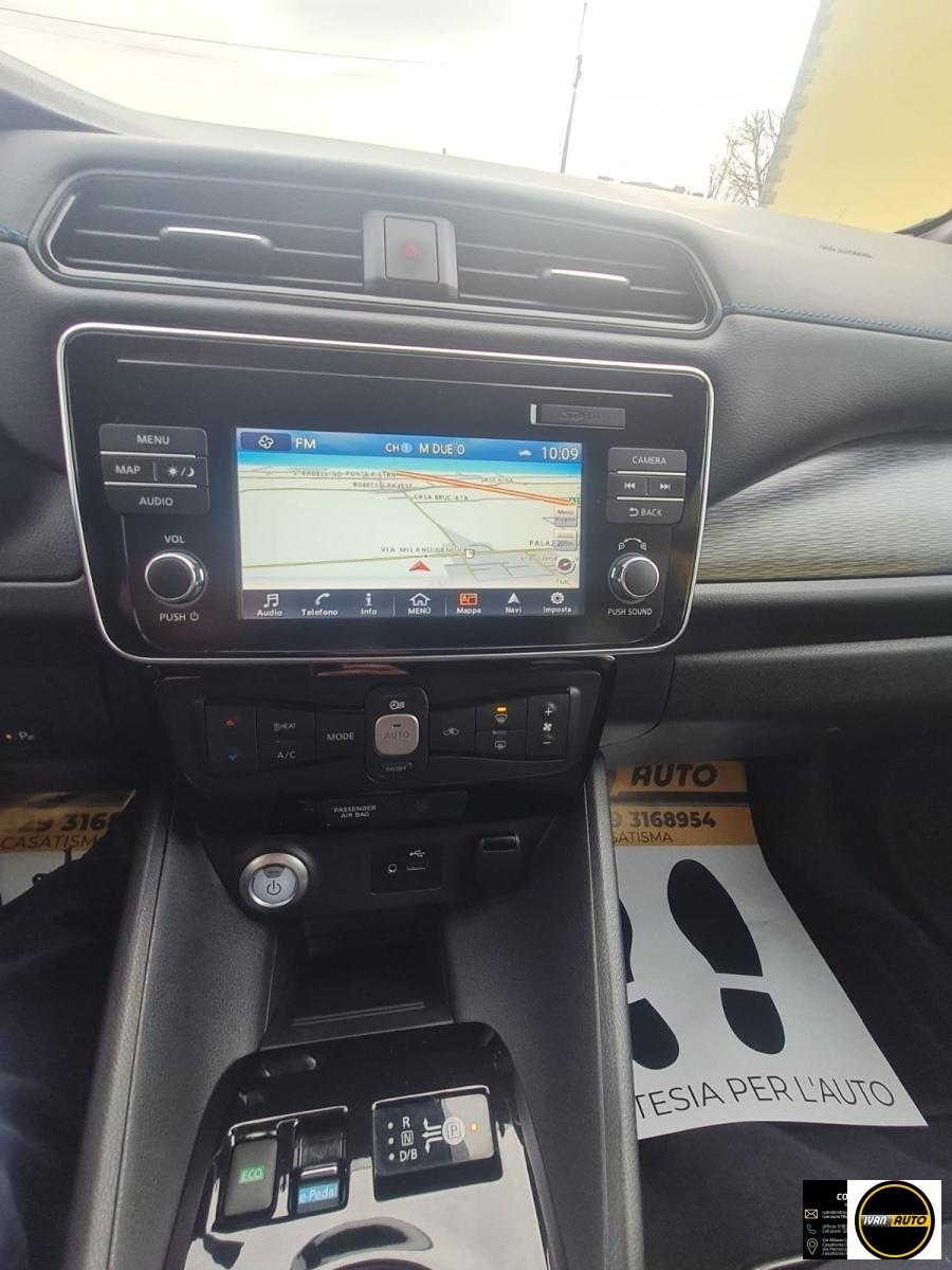 NISSAN Leaf Tekna 40 kWh-Elettrica-20.000 Km