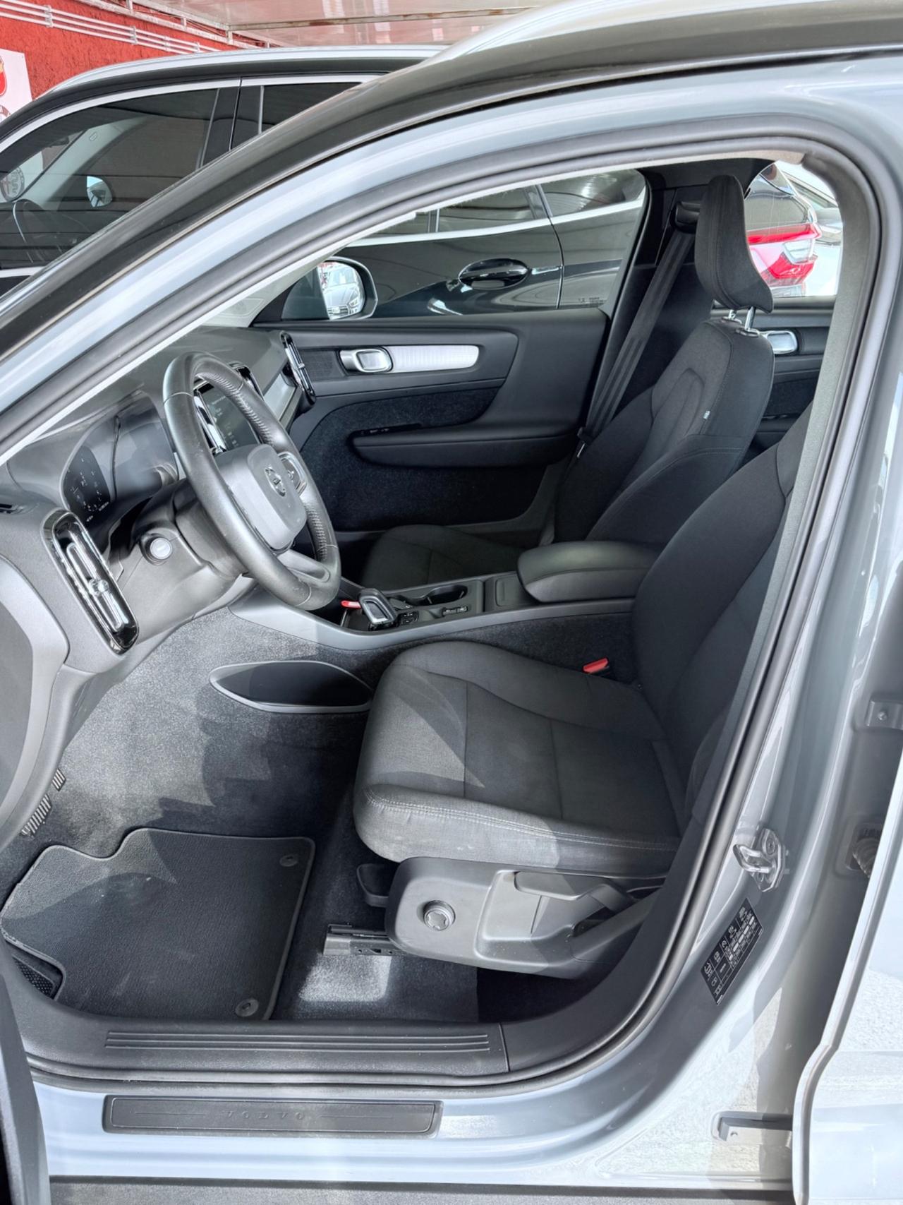 XC40 D3 Momentum-unipro-rate-garanzia -