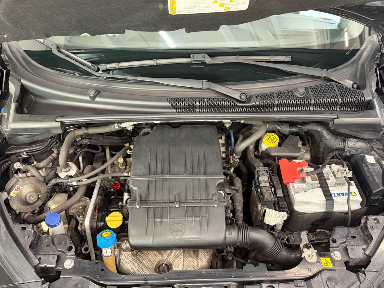 Lancia Ypsilon 1.2 69 CV 5 porte GPL Ecochic Silver