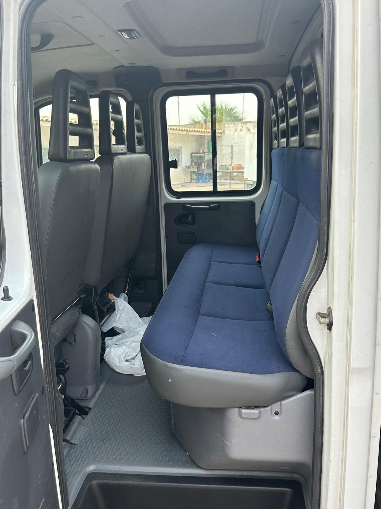 Iveco Daily 7 posti Cassonato fisso