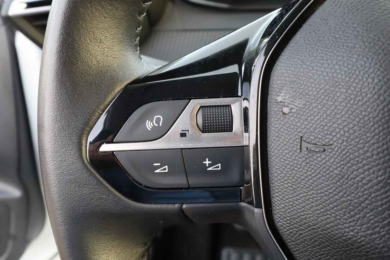 PEUGEOT 208 1.2cc PureTech 100cv S&S ALLURE