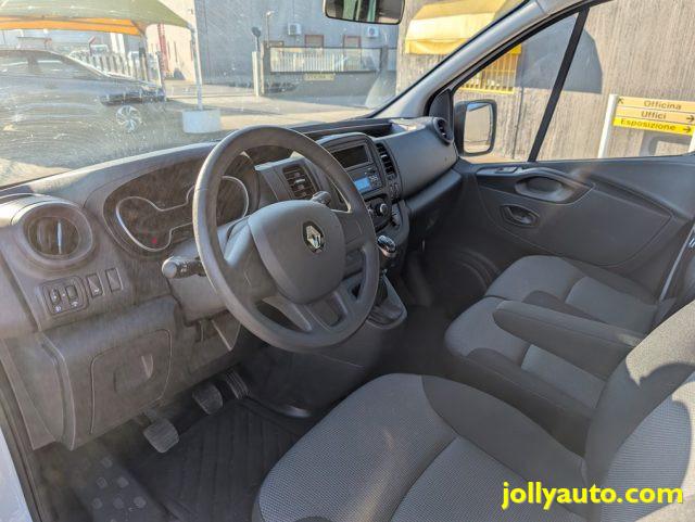 RENAULT Trafic T29 2.0 dCi 120CV 9 POSTI