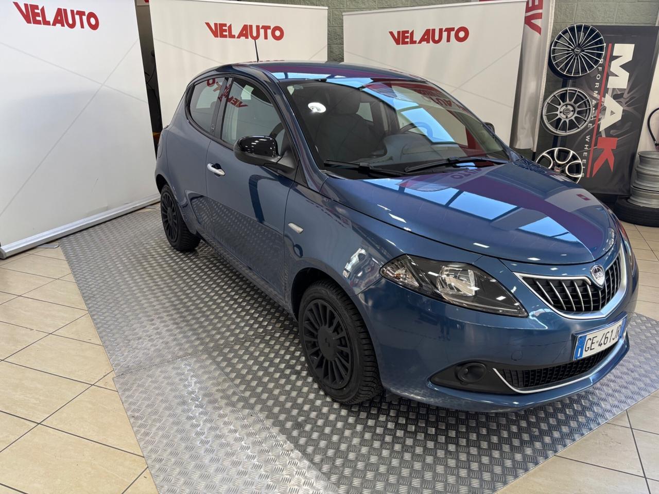Lancia Ypsilon 1.0 FireFly 5 porte S&S Hybrid Ecochic Silver