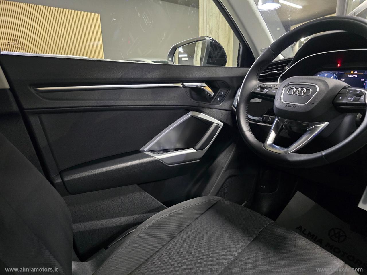 AUDI Q3 35 TDI S tronic