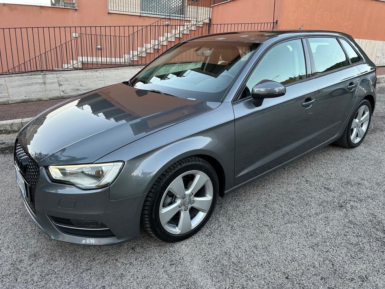Audi A3 SPB 1.6 TDI Sport strafull!!!