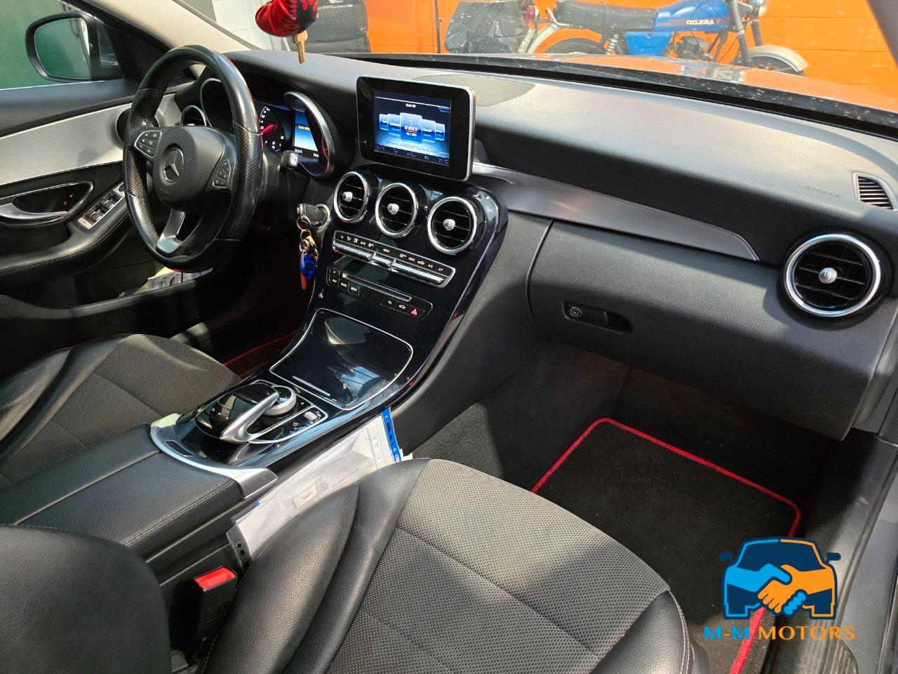 Mercedes C 220 D Executive 4Matic 9G-Tronic Plus 9m Berlina