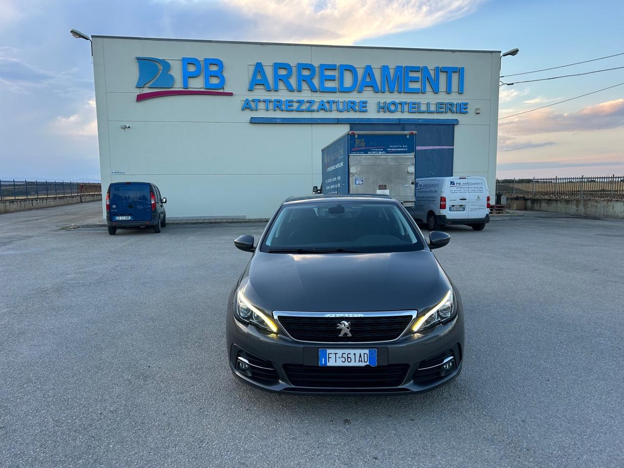 Peugeot 308 BlueHDi 130 S&S Business