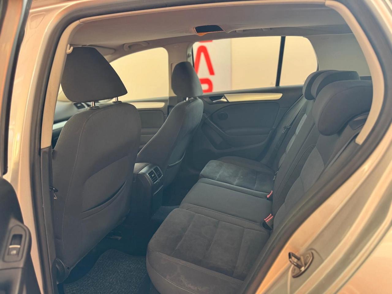 Volkswagen Golf 1.6 TDI DPF DSG 5p. Highline