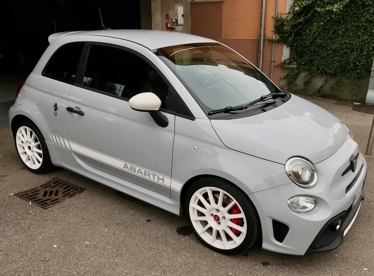 Abarth 595 1.4 Turbo T-Jet 180 CV Esseesse