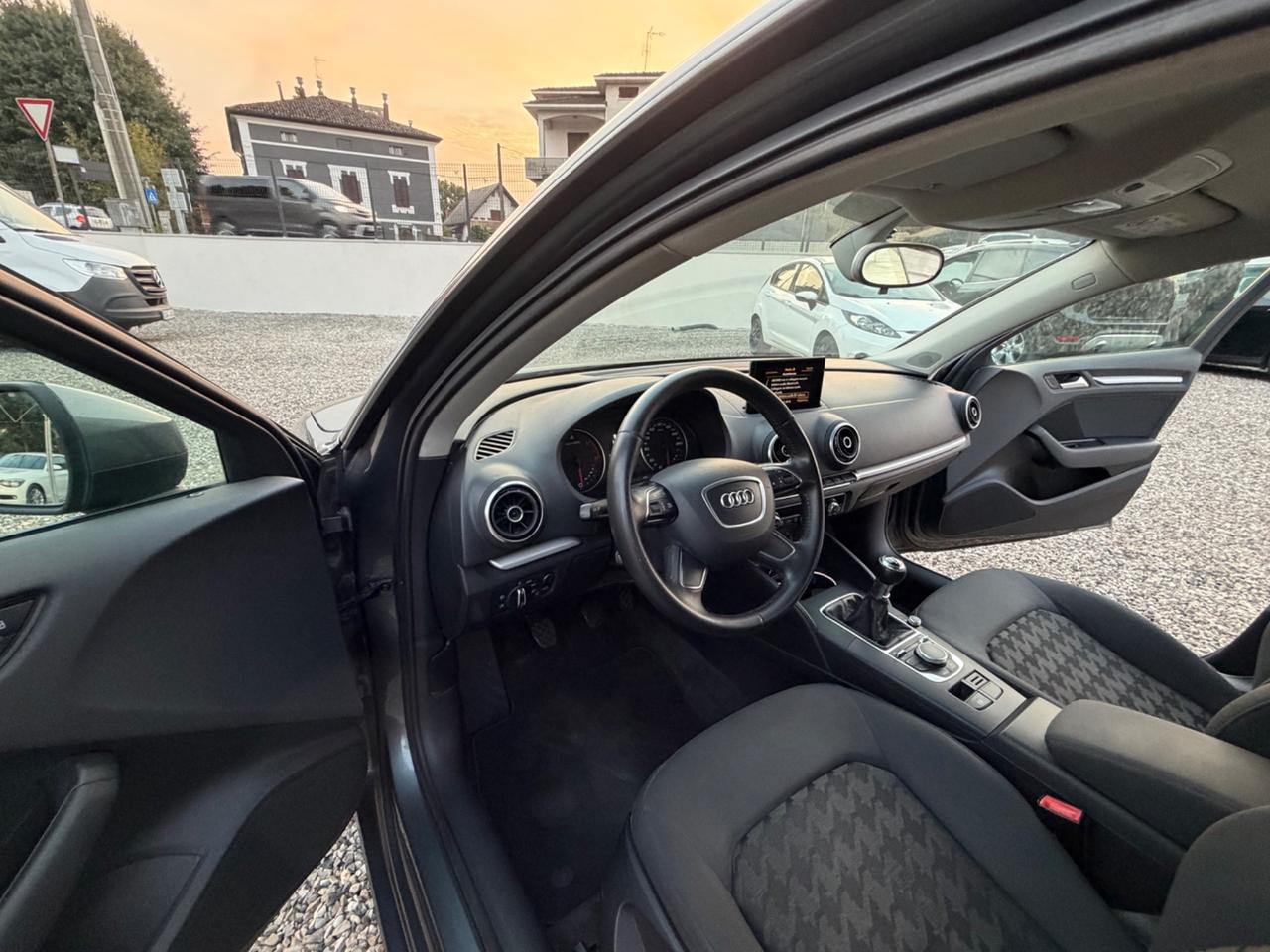 Audi A3 SPB 1.6 TDI clean diesel Attraction