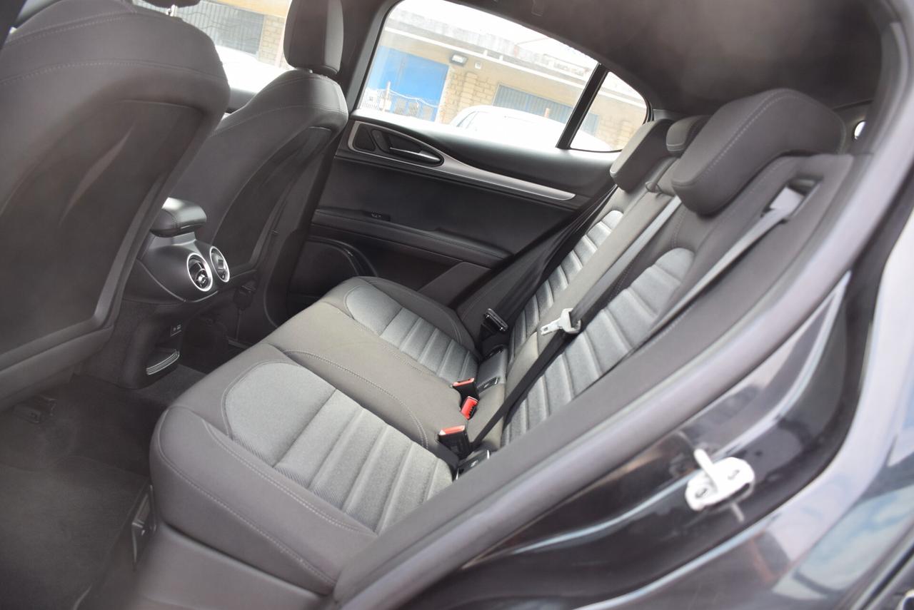 Alfa Romeo Stelvio 4700KM - 2.2 Turbodiesel 160CV AT8 RWD Sprint FULL IVA DETR.