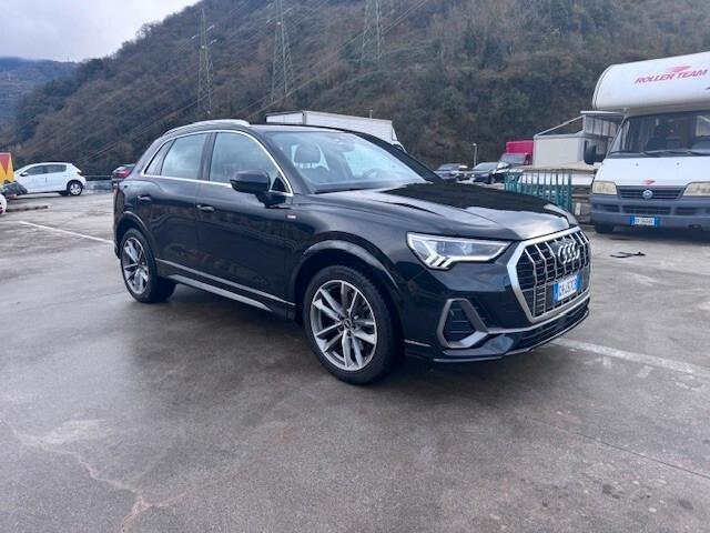 Audi Q3 40 2.0 tdi S line Quattro 200cv S-tronic