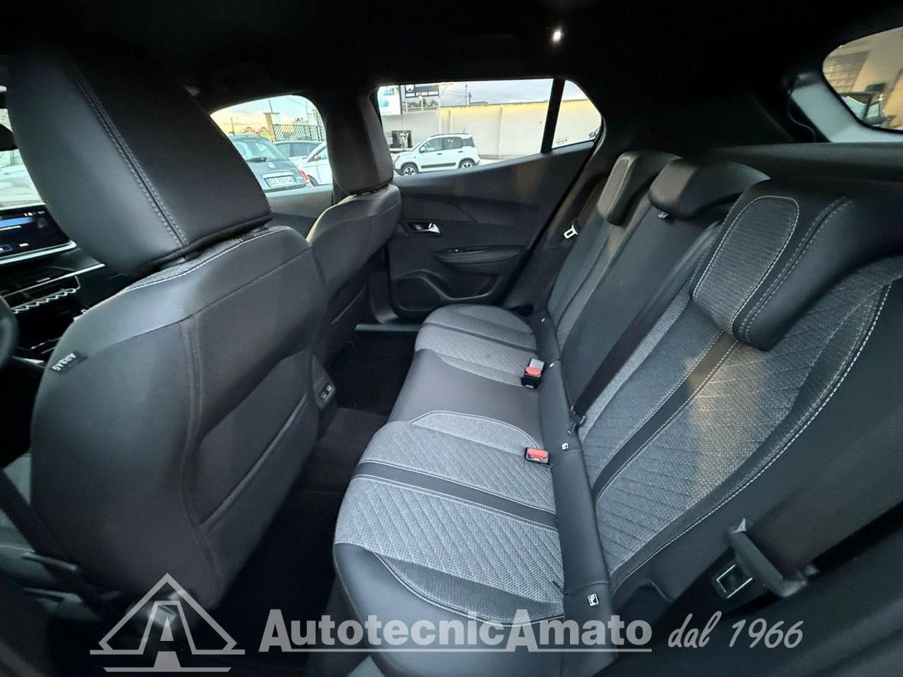 Peugeot 2008 PureTech 100 S&S Allure Pack