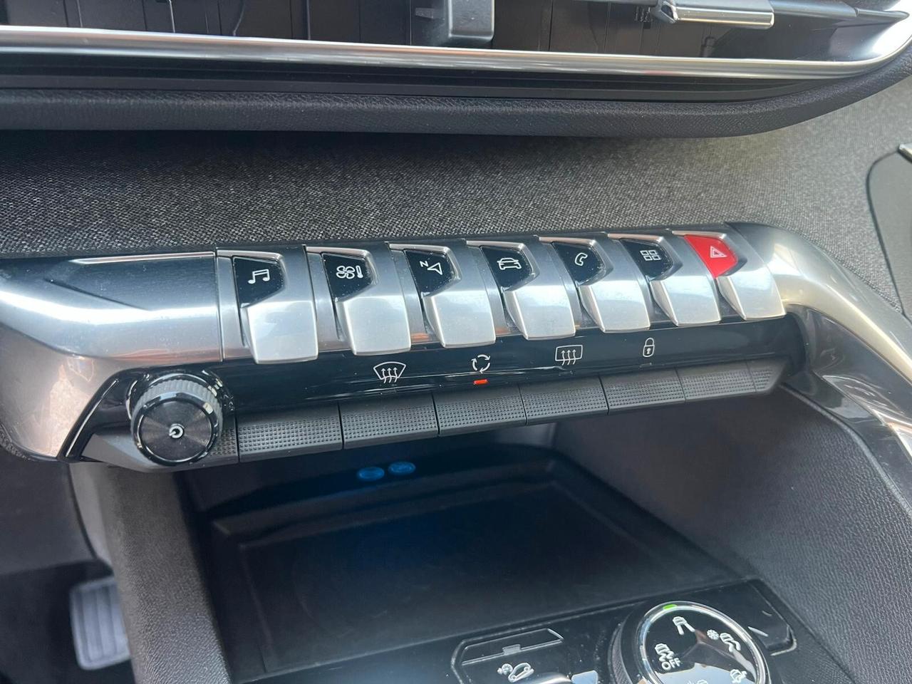 PEUGEOT 3008 1.5 BlueHDi 120CV 2018!!! ALLURE!!!