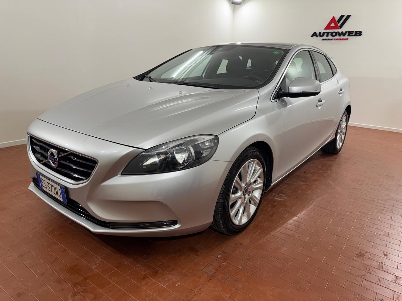 Volvo V40 D3 R-design