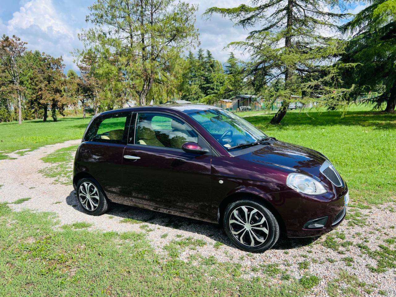 Lancia Ypsilon 1.2 Platino