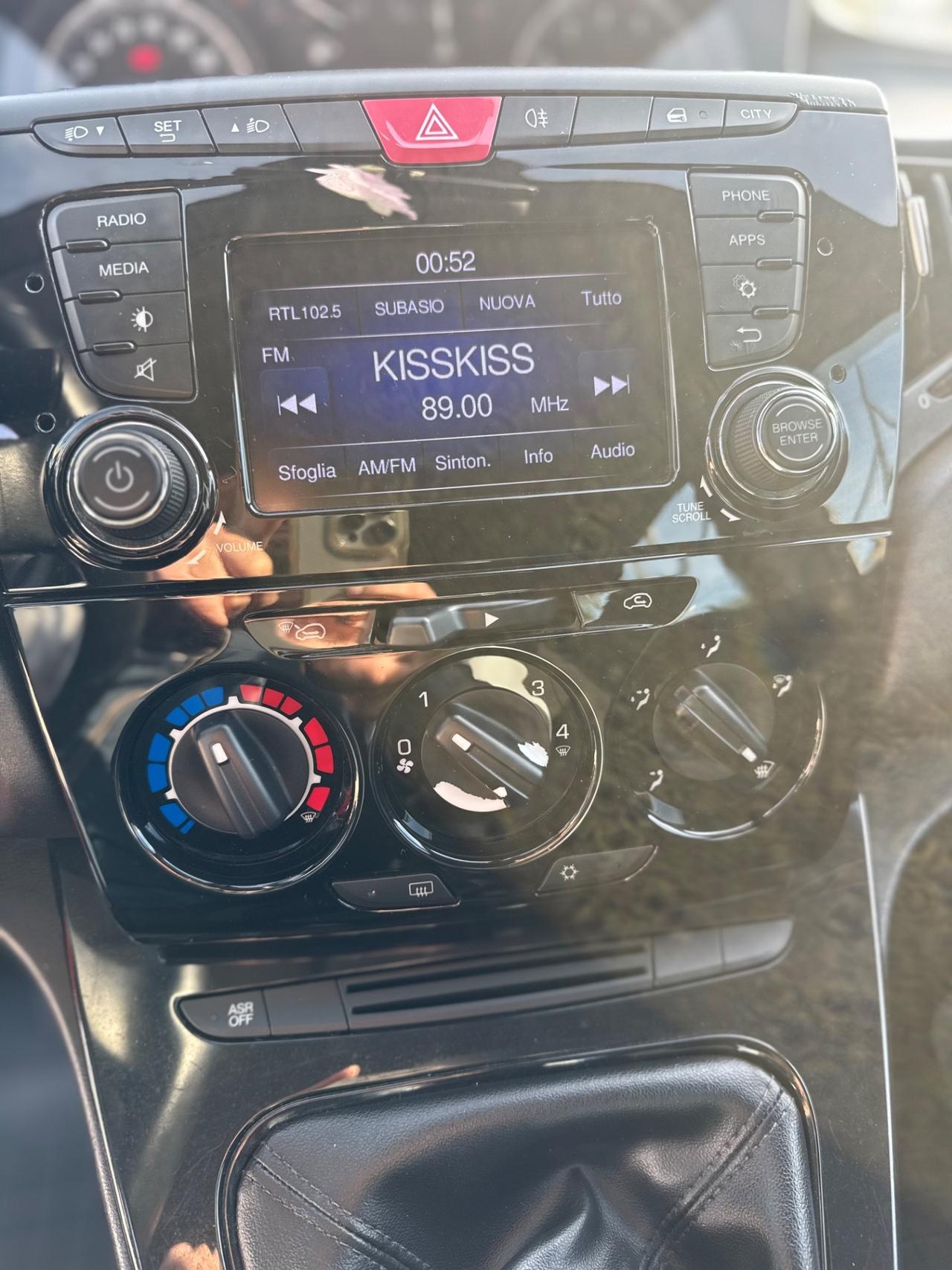 Lancia Ypsilon 1.2 69 CV 5 porte Gold