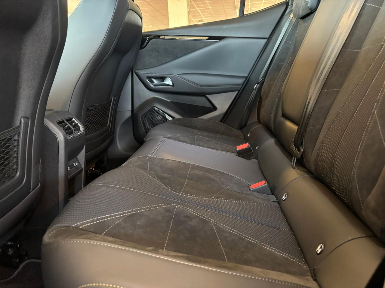 Ds DS4 Étoile Alcantara Hybrid 136 Aut. SPOTICAR