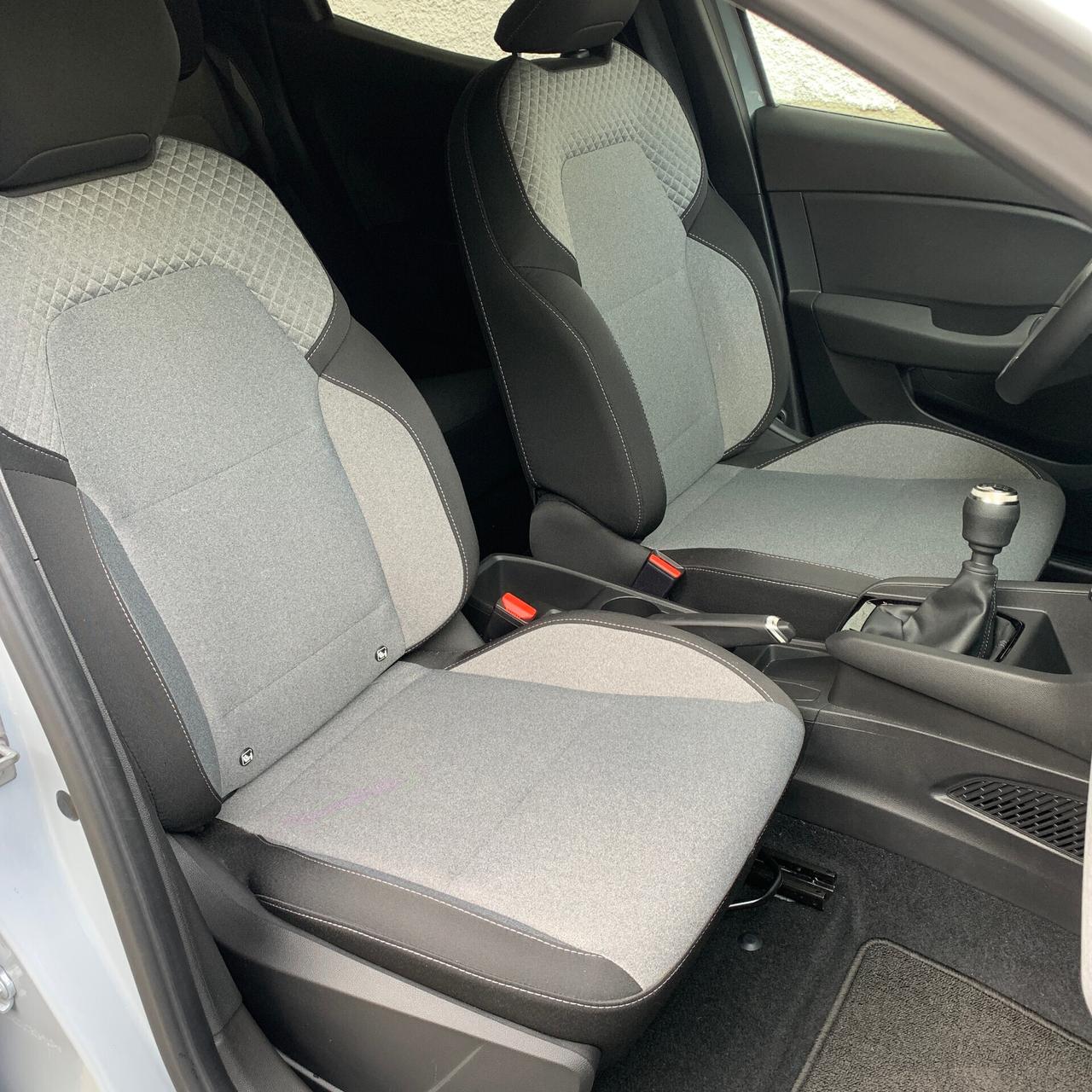 Renault Clio TCe 90 Evolution – 08/2024 | 5.154 km – PARI AL NUOVO