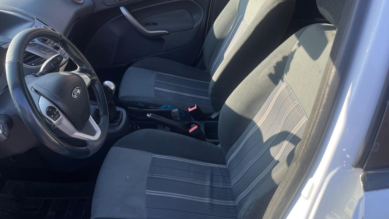 Ford Fiesta 1.4 5 porte Bz.- GPL Titanium