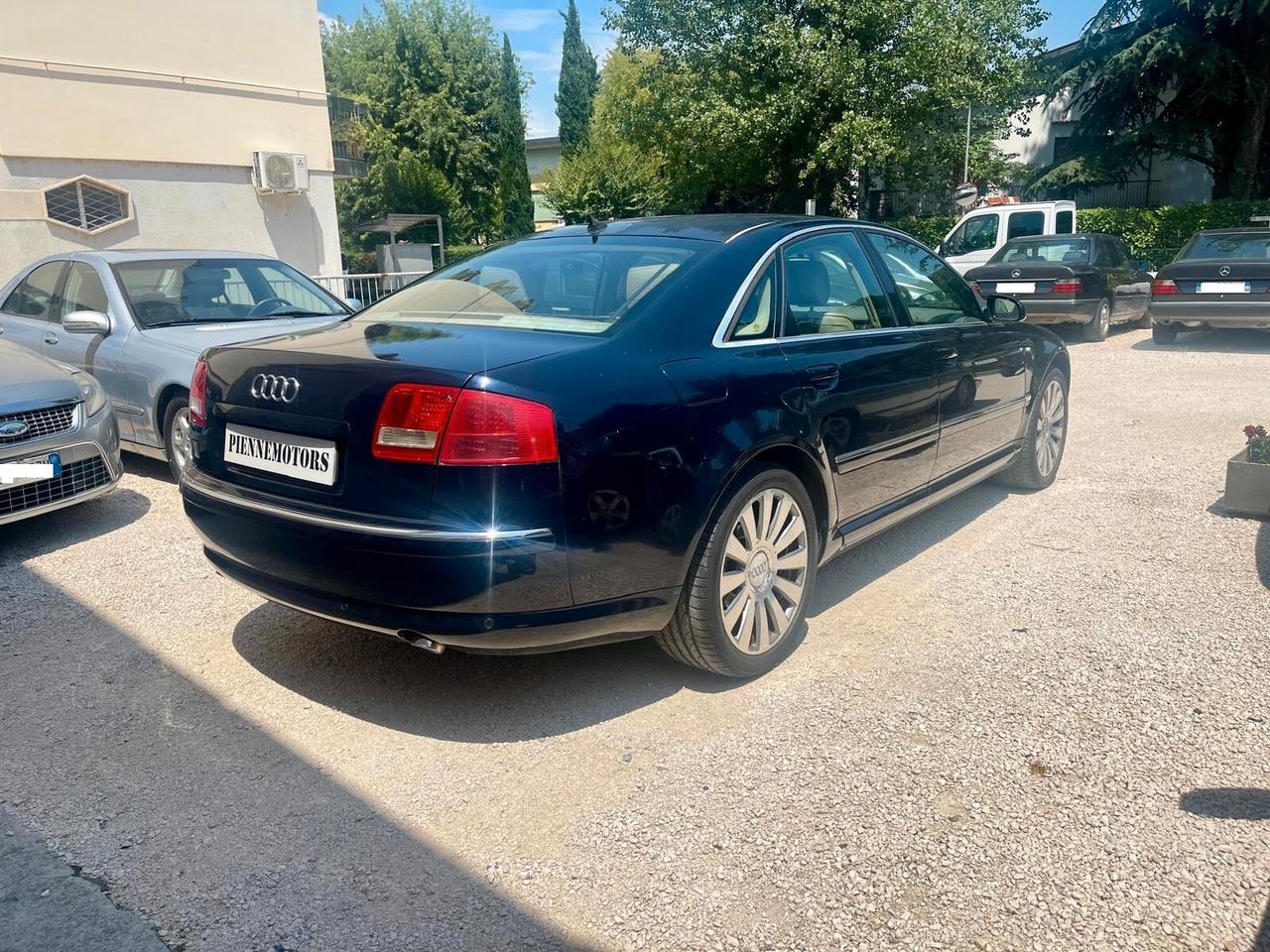 Audi A8 3.0 V6 TDI quattro tiptronic