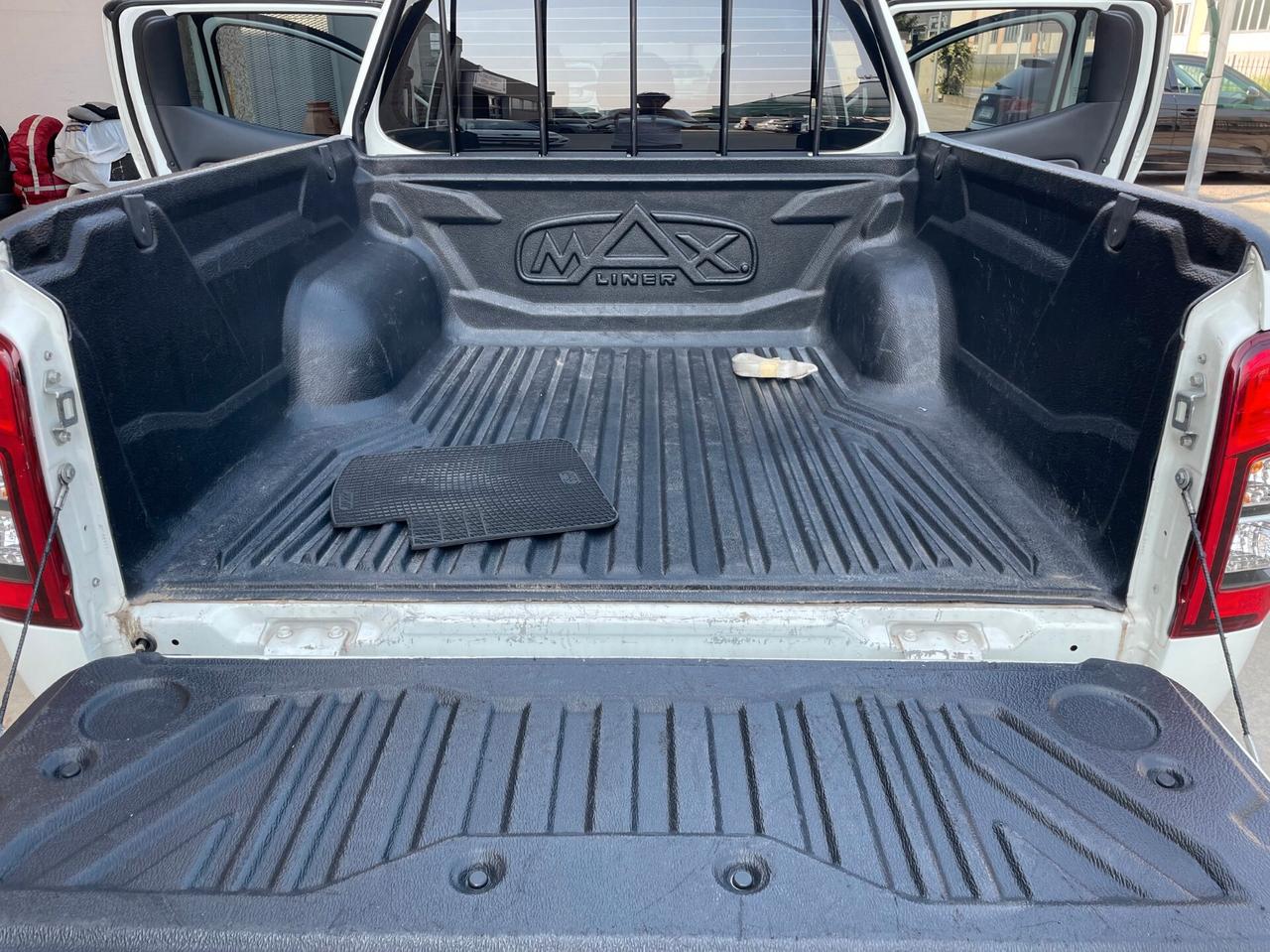 Mitsubishi L200 2.3 D Club Cab 4x4 Easy Select Invite Connect