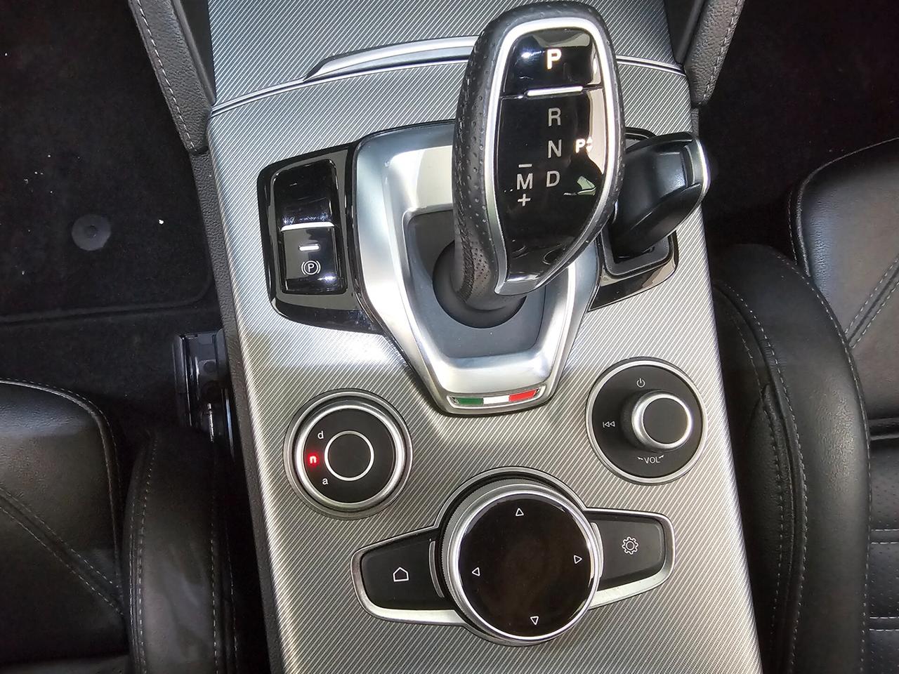 Alfa Romeo Stelvio 2.2 Turbodiesel 160 CV AT8 RWD Veloce