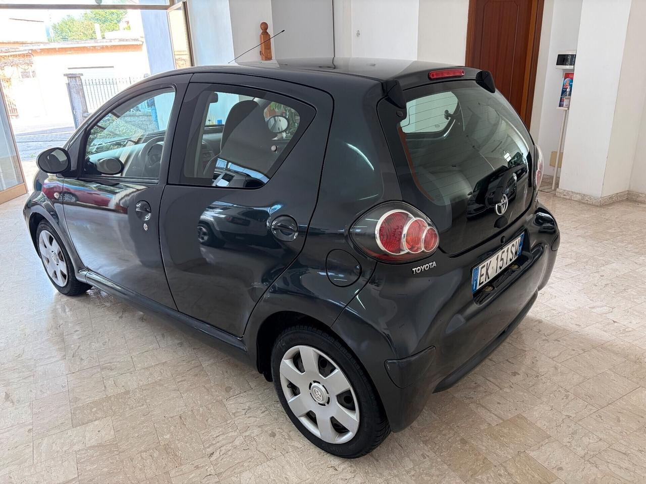 TOYOTA AYGO 1.0 68 CV 5 PORTE 80.000 KM