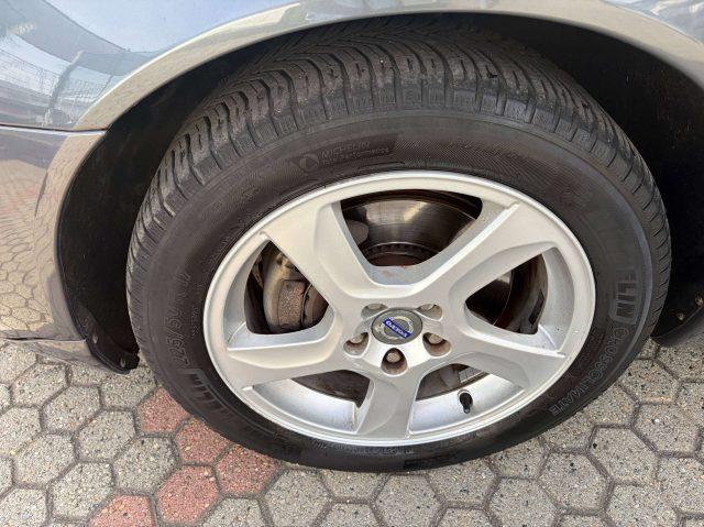 VOLVO V70 V70 III 2.0 d3 Summum geartronic E5