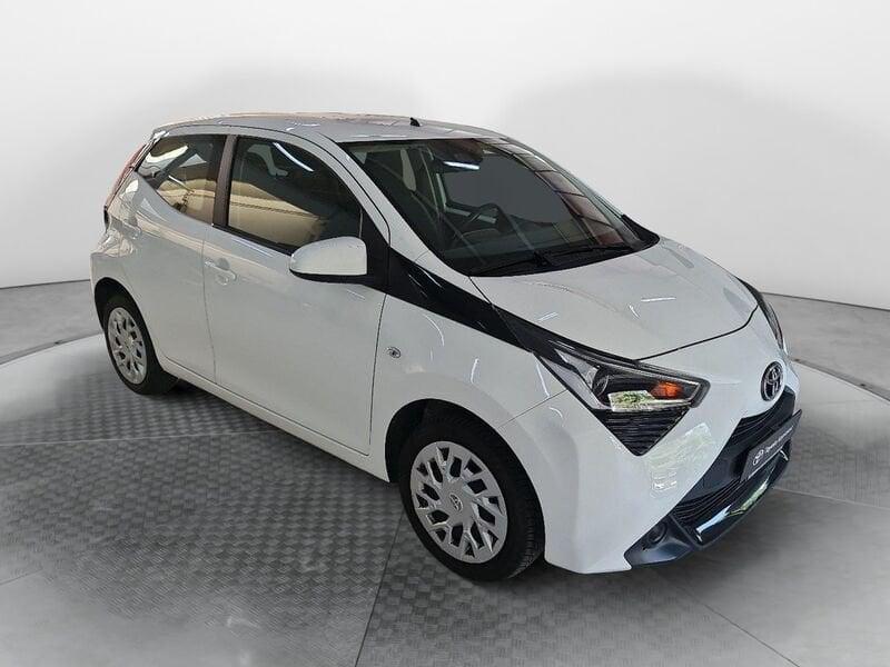 Toyota Aygo Connect 1.0 VVT-i 72 CV 5 porte x-play