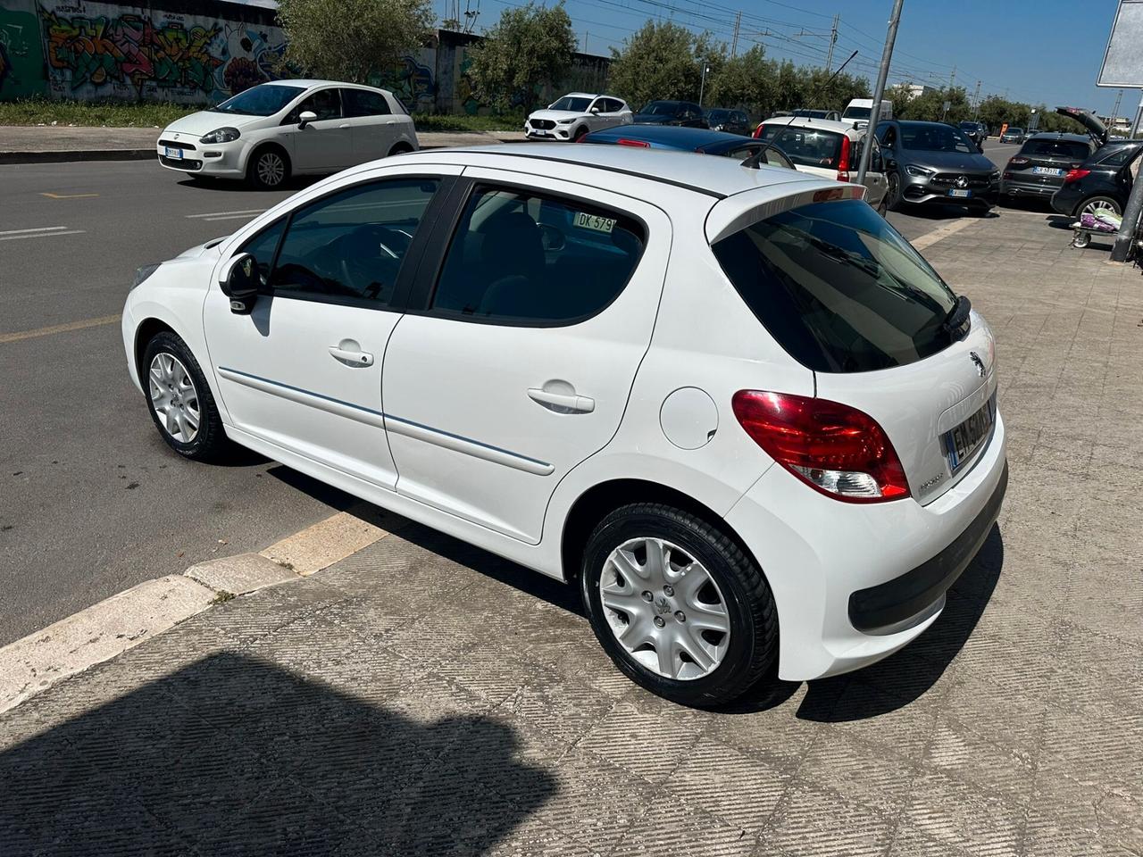 Peugeot 207 1.4 8V 75CV 5p. Energie