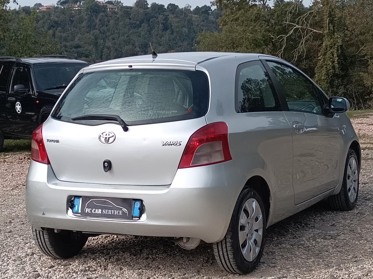 Toyota Yaris 1.0 3 porte