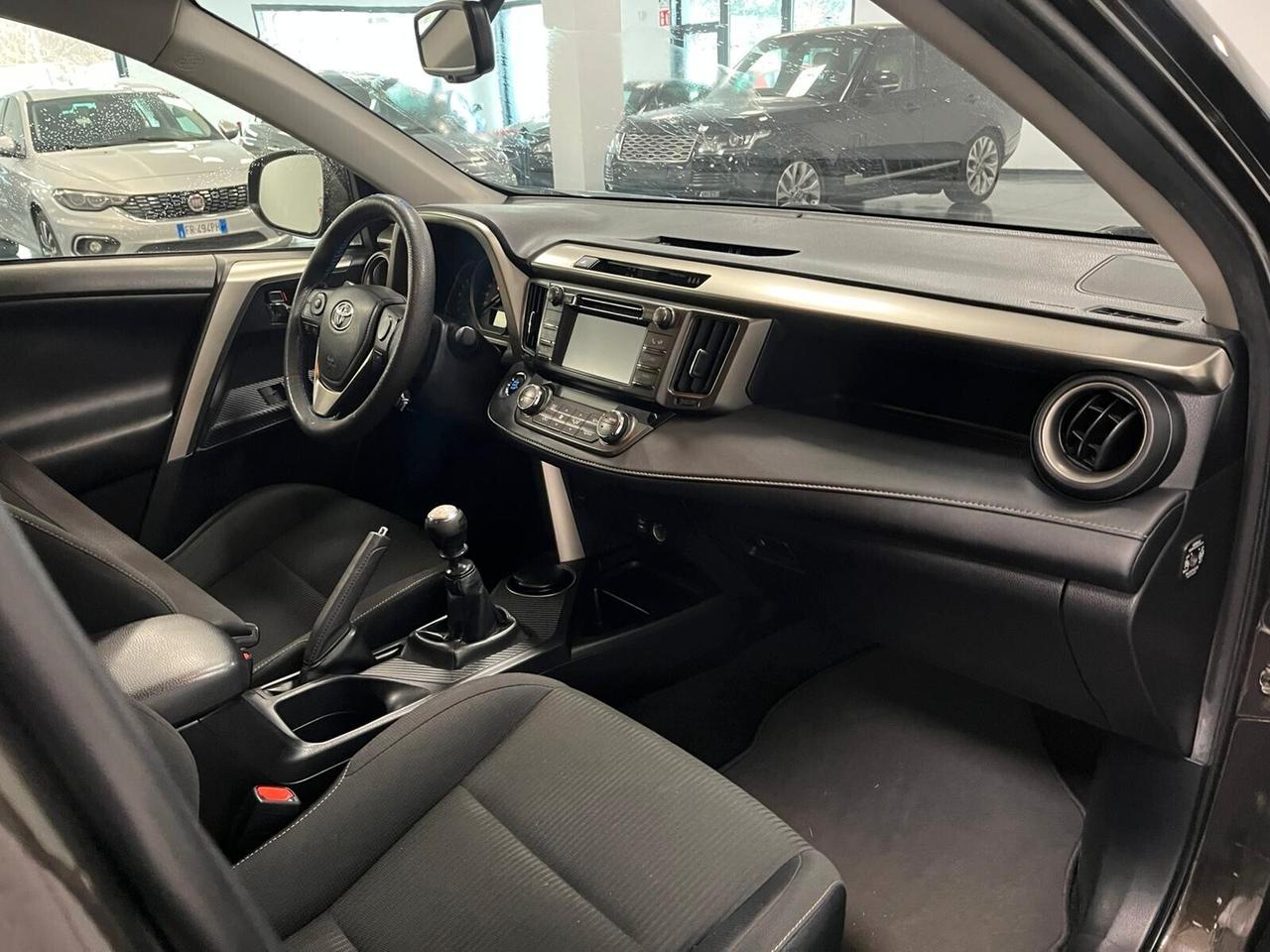 Toyota RAV 4 2.0 d-4d Lounge 4wd-EURO5B-MANUALE-