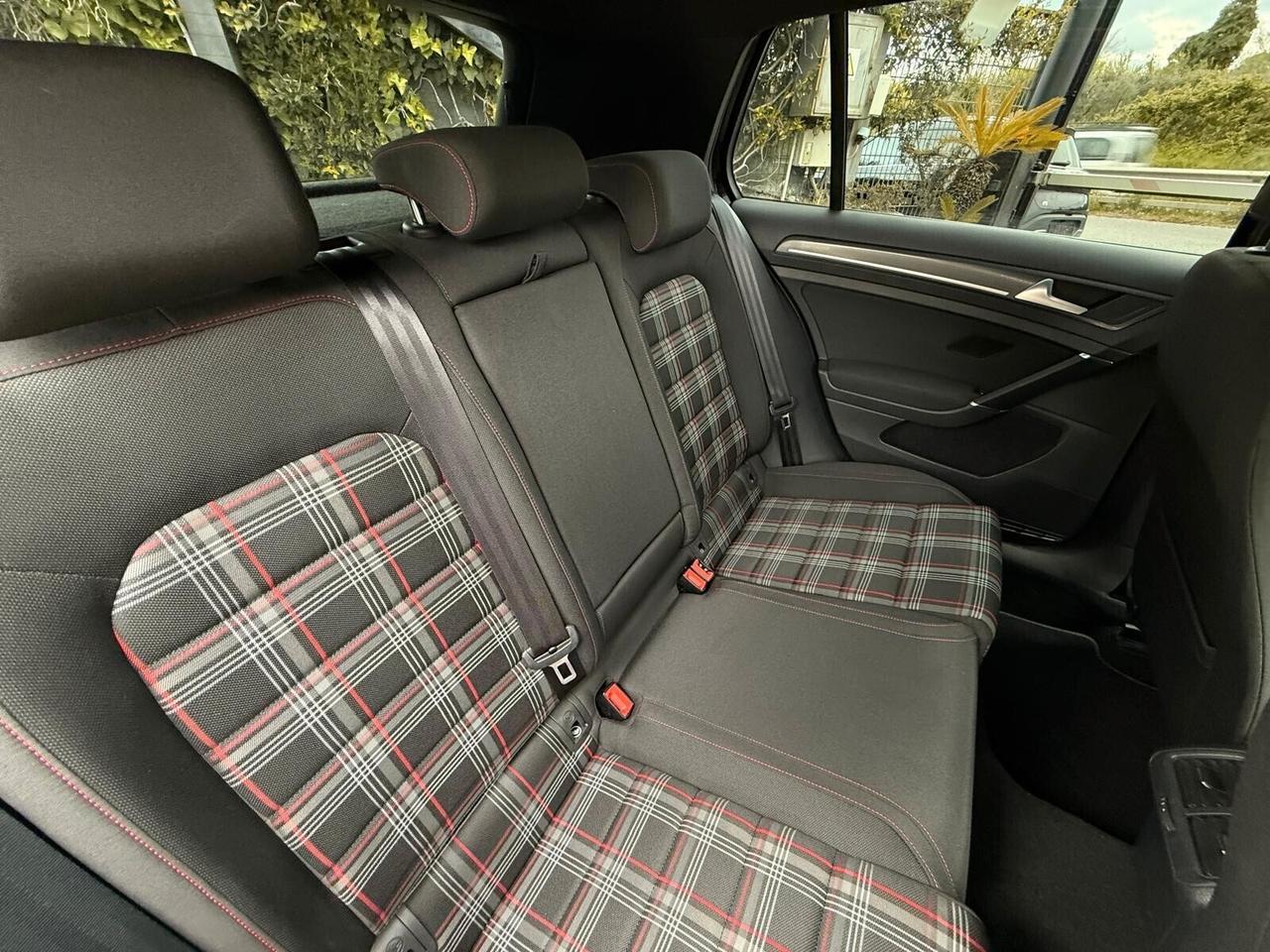 Volkswagen Golf GTI Performance 2.0 245 CV DSG MAXTON LOOK