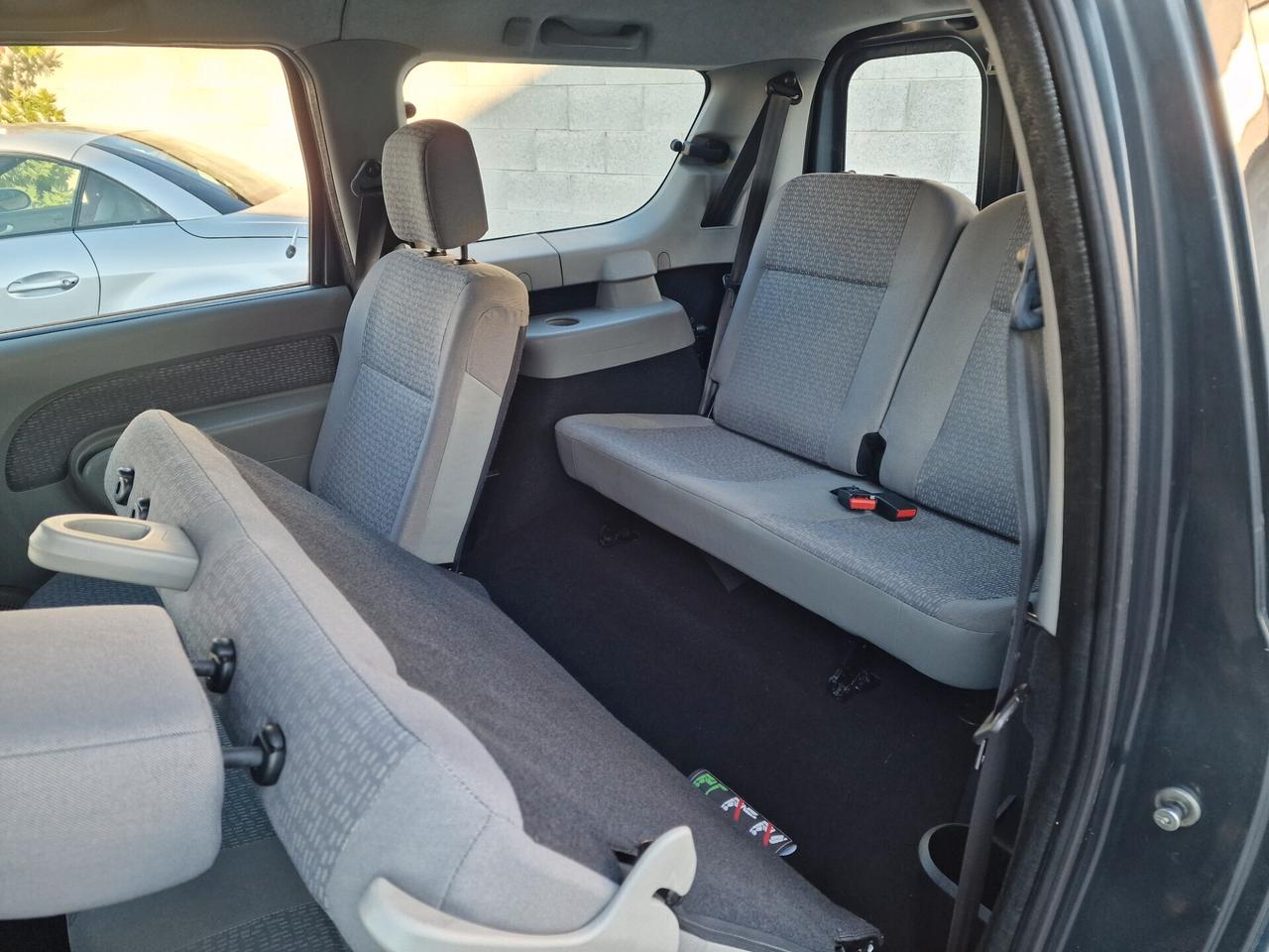 Dacia Logan 1.6 benzina 105cv 7 POSTI