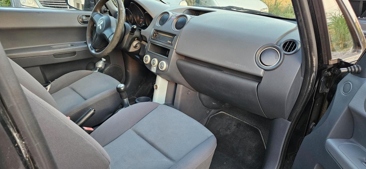 Mitsubishi Colt 1.1 12V 5p. Invite