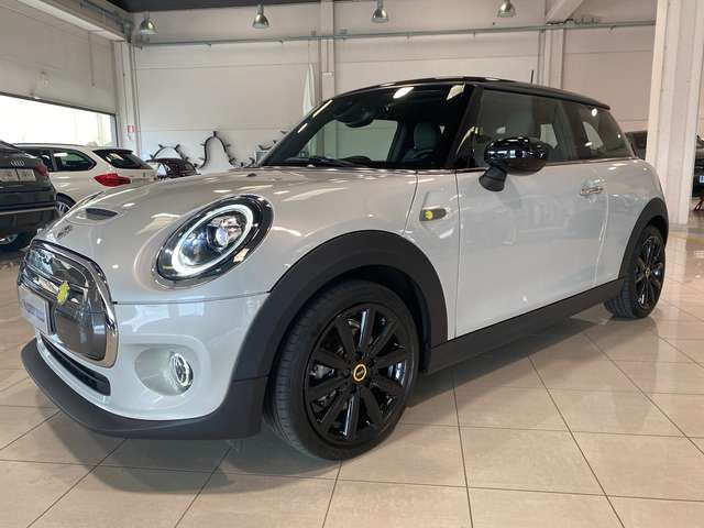 MINI Cooper SE M auto FULL ELECTRIC NAVI FULL LED CAMERA KEYLESS